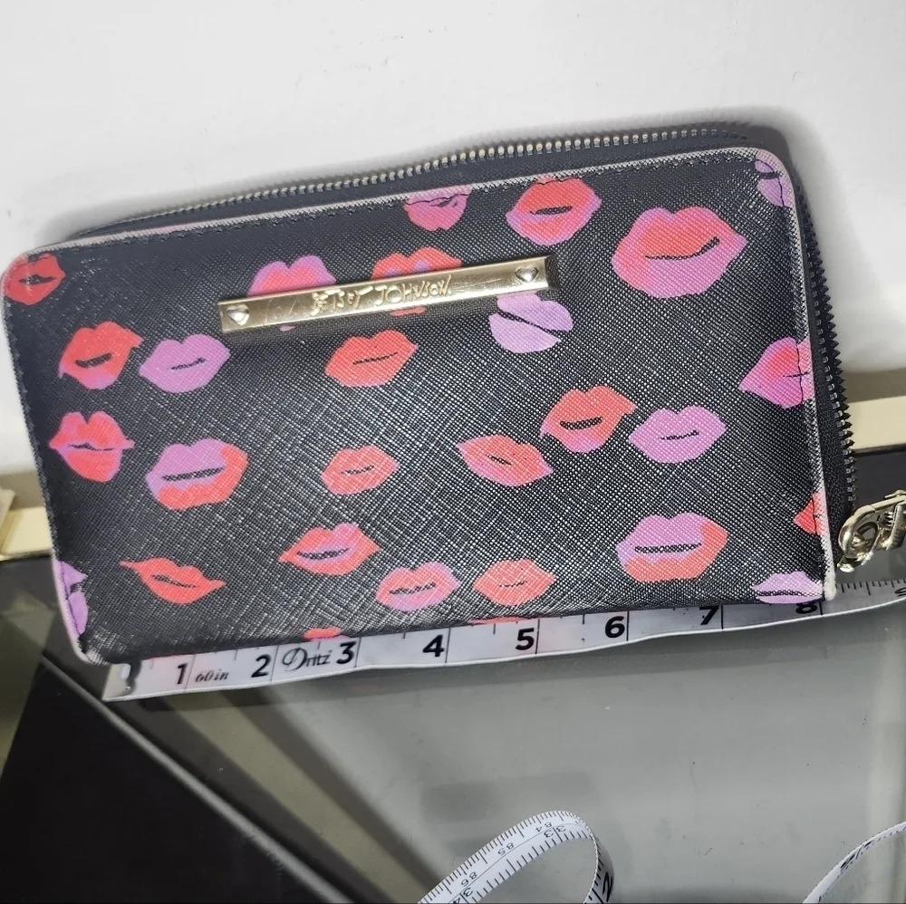 Vintage Betsey Johnson lips wallet - Picture 2 of 8